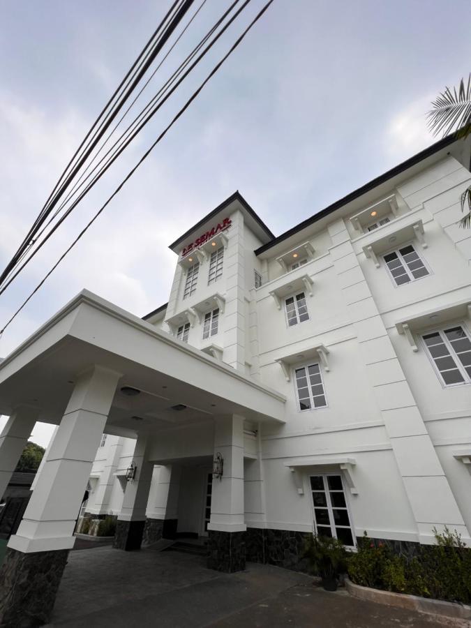 Le Semar Hotel Karawaci Dahung ภายนอก รูปภาพ