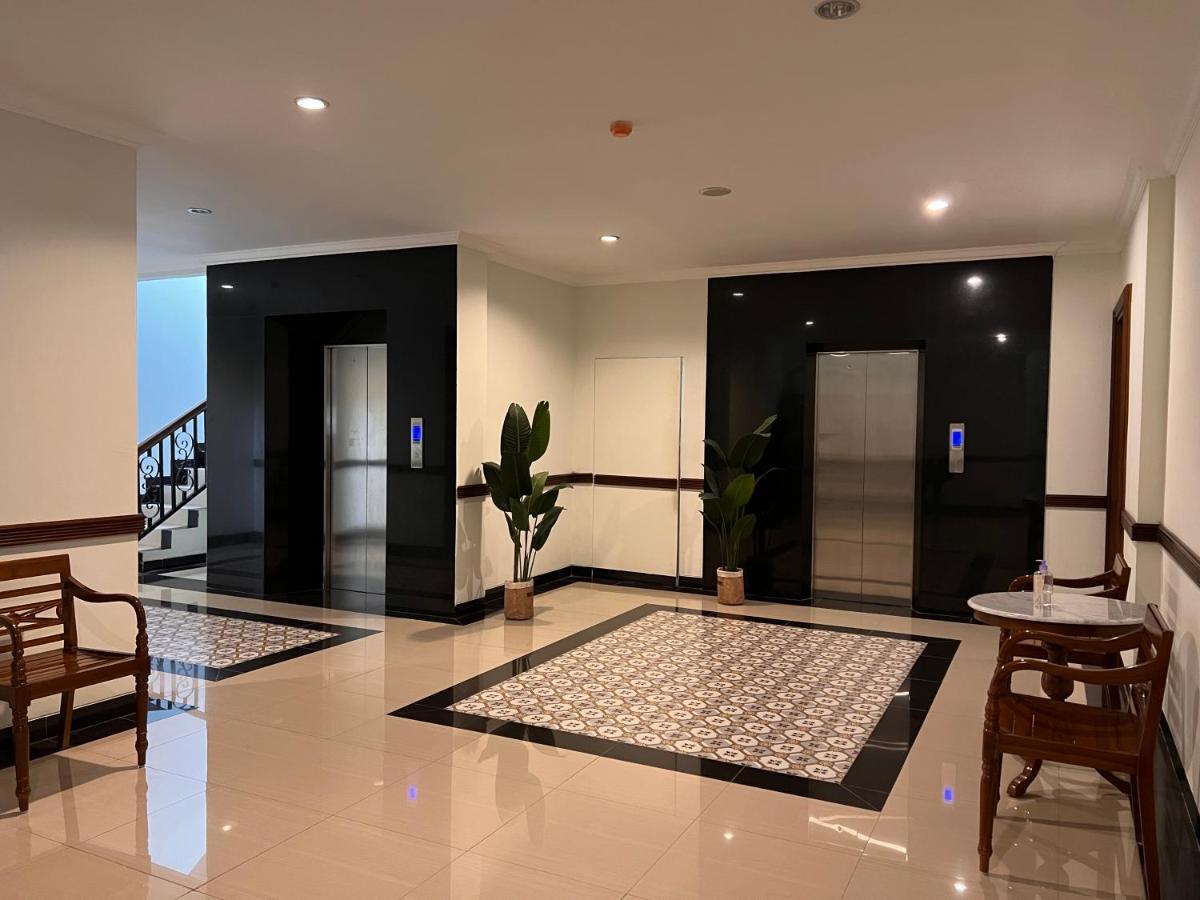 Le Semar Hotel Karawaci Dahung ภายนอก รูปภาพ